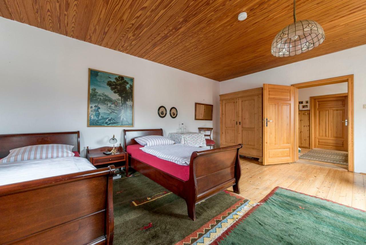 Private Rooms Near Exhibition Center Hannover Buitenkant foto