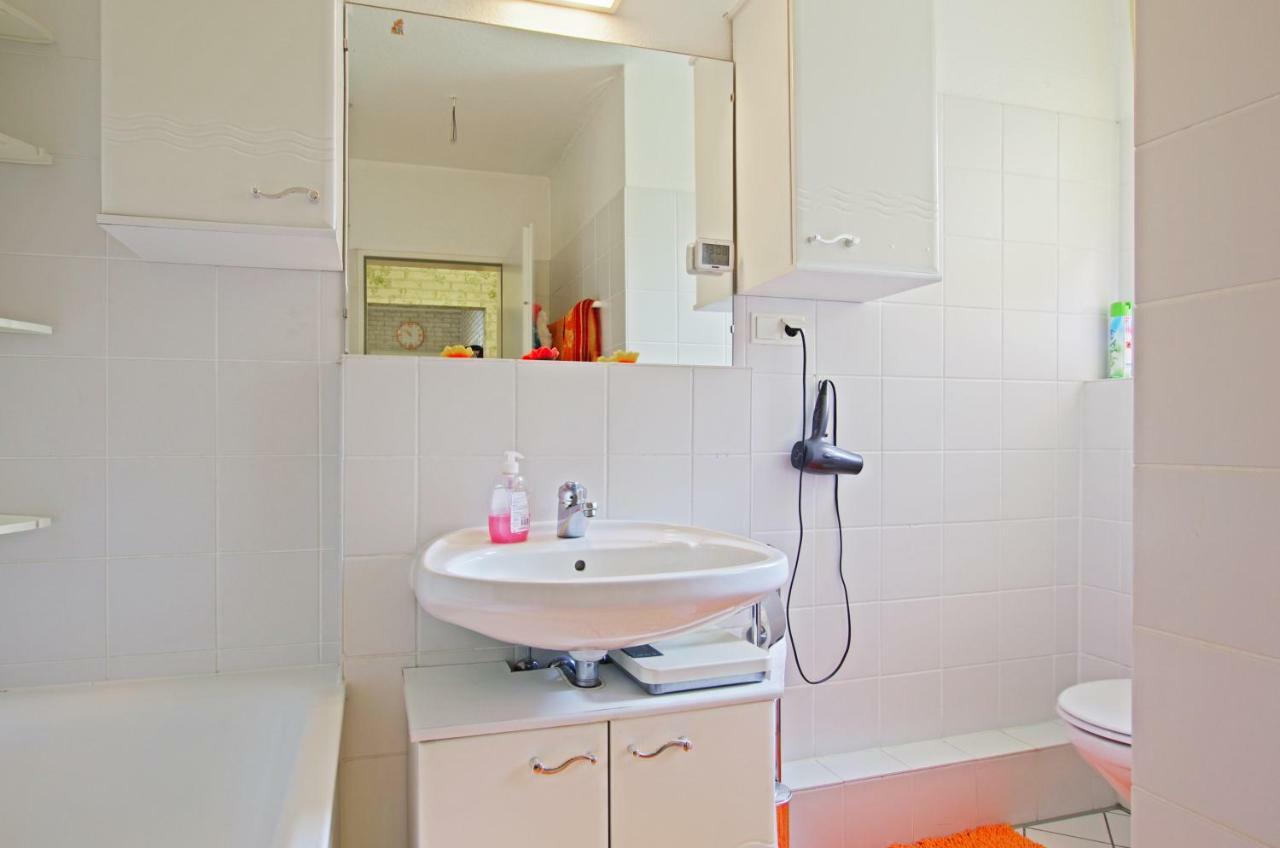 Private Rooms Near Exhibition Center Hannover Buitenkant foto